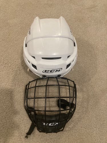 Used Medium CCM FM580 Full Cage