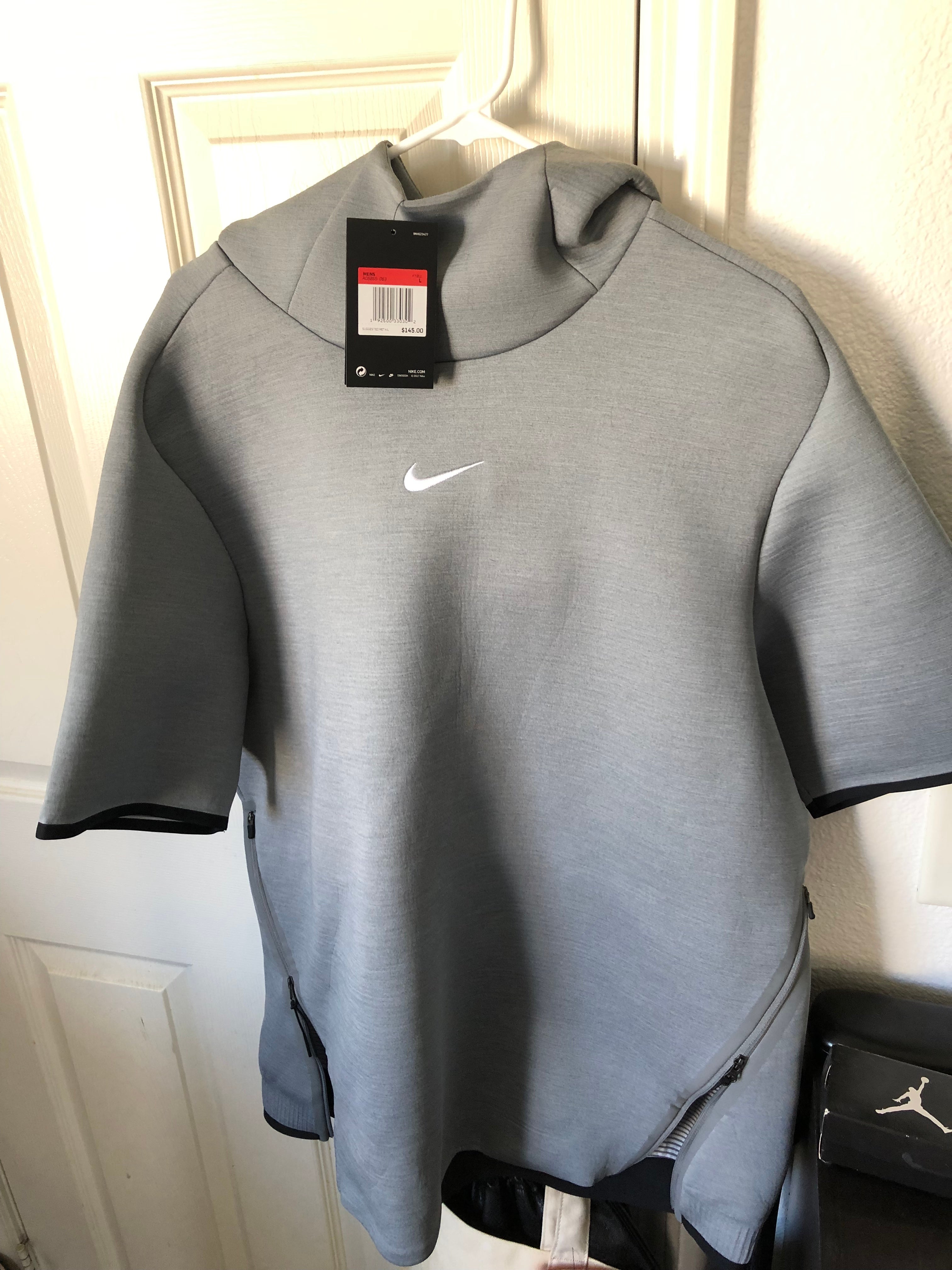 nike therma hoodie short sleeve