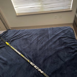 Senior Left Hand P29  Super Tacks 9360 Hockey Stick