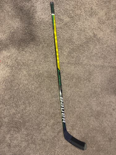 Senior Left Hand P92M Pro Stock Supreme UltraSonic Hockey Stick