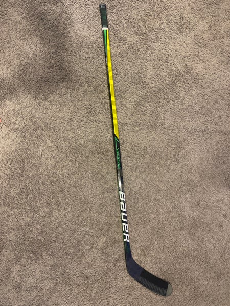 Senior Left Hand P92M Pro Stock Supreme UltraSonic Hockey Stick