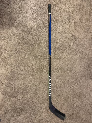 Senior Left Hand P92M Pro Stock Supreme UltraSonic Hockey Stick