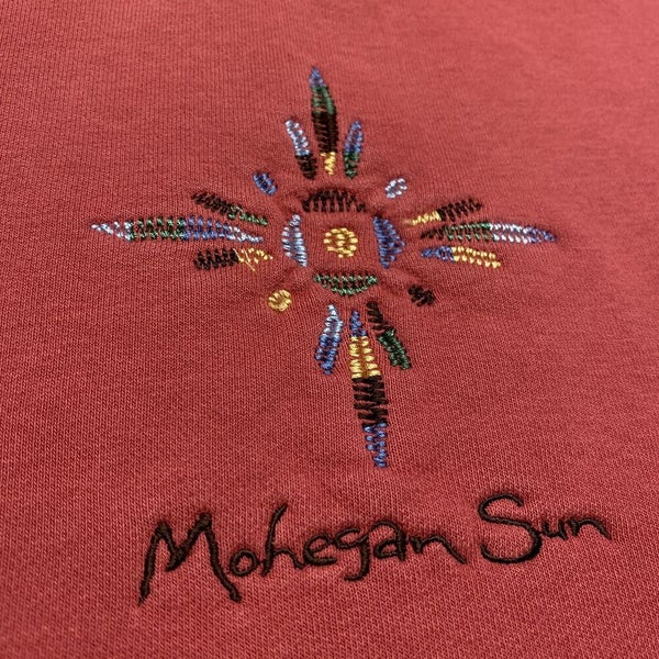 Mohegan Sun Sweatshirt Men Small Adult Red Pullover Vintage 90s