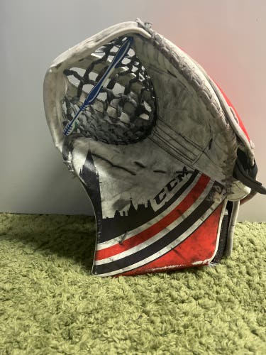 Pro Stock Custom Graphic CCM EFLEX 5 Goalie Glove