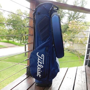 Titleist StaDry 4 Carry/Stand Bag - Shoulder Straps and Rain Cover Included