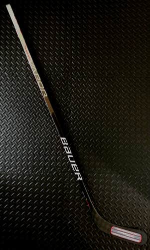 NEW Senior Left Hand | Bauer Vapor Hyperlite Hockey Stick | 77 Flex P92 Curve