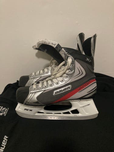 Used Bauer Regular Width Size 10 Vapor X 1.0 Hockey Skates