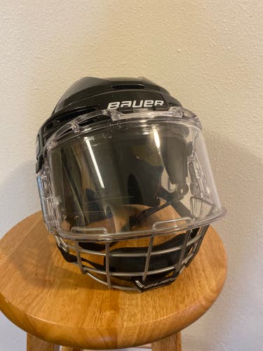 Used Medium Bauer Re-Akt 75 Helmet With Bauer Hybrid Shield