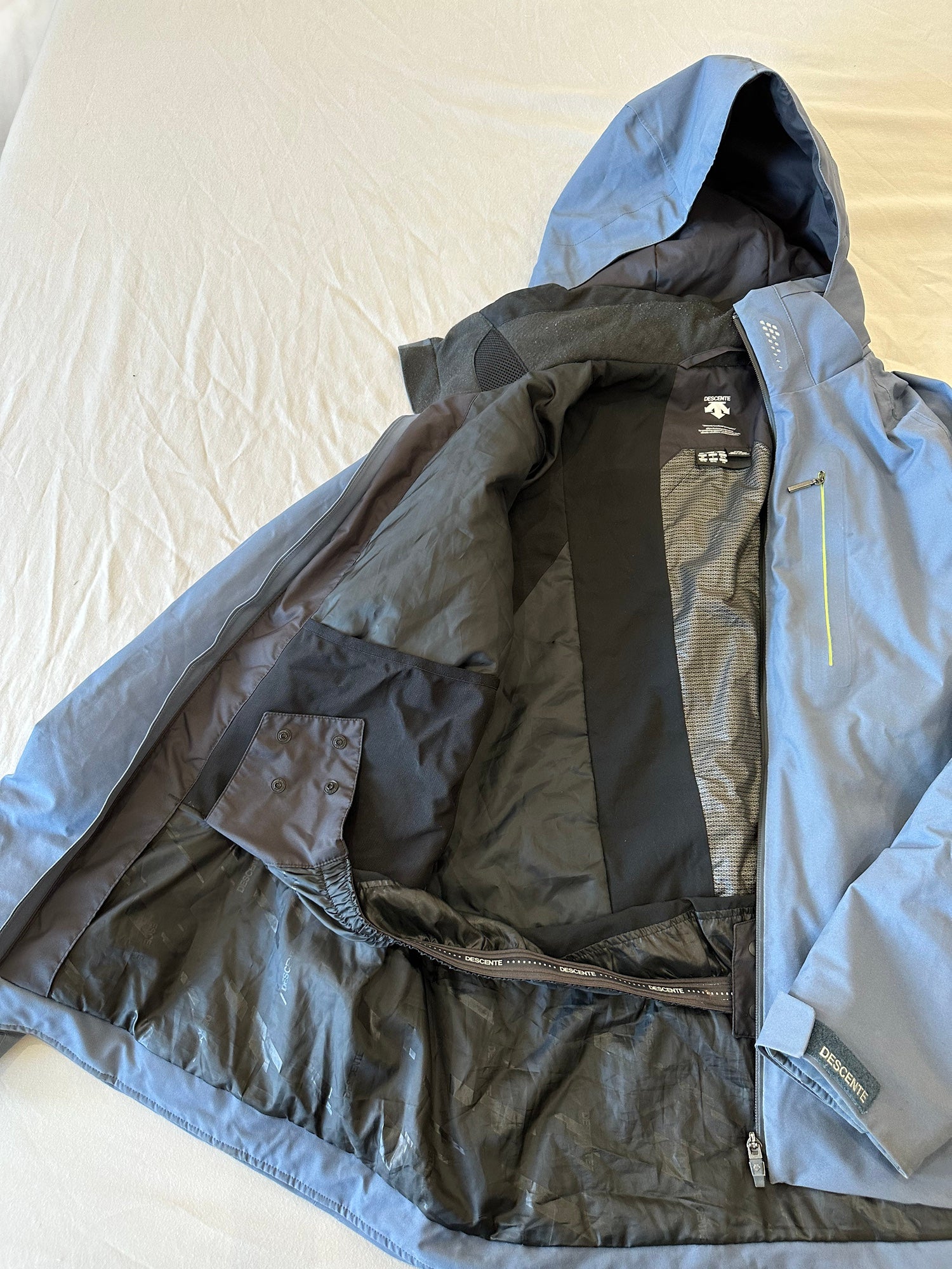Men's Insulated Descente Jacket - Large, Blue | SidelineSwap