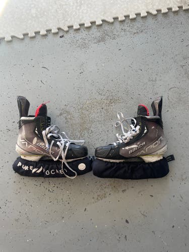 Used Bauer Regular Width  Size 10 Vapor Hyperlite Hockey Skates