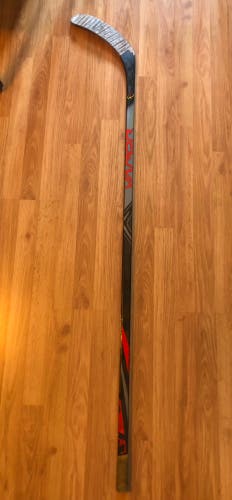 Senior Right Handed P92 Vapor FlyLite Hockey Stick