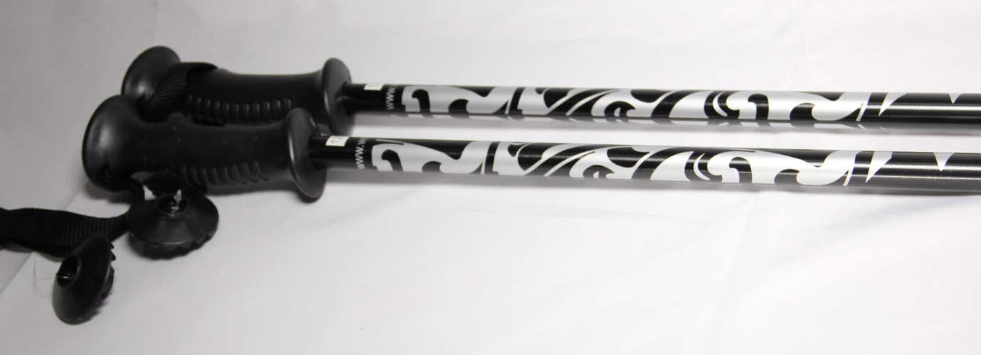 NEW Ski poles adult downhill/alpine Aluminum  black/silver Pair with 115cm  baskets  New