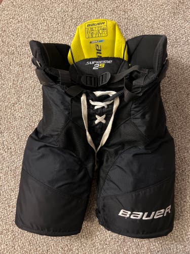 Black Junior Large Bauer  Supreme 2S Hockey Pants