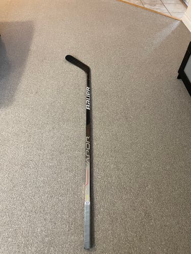 Senior Left Hand P92M  Vapor Hyperlite Hockey Stick