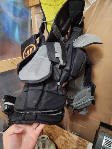 Used XL Warrior Ritual g2 pro Goalie Chest Protector - large arms