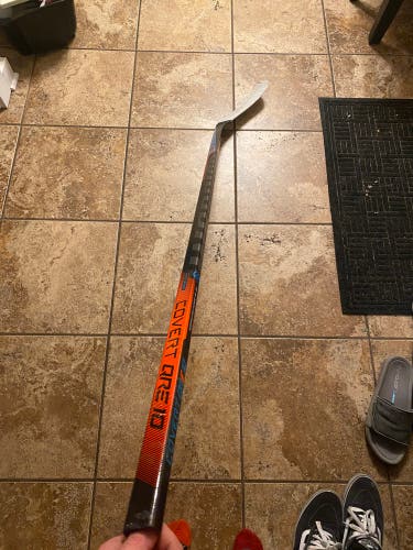 Senior Right Handed W28M  Covert QRE10 Hockey Stick