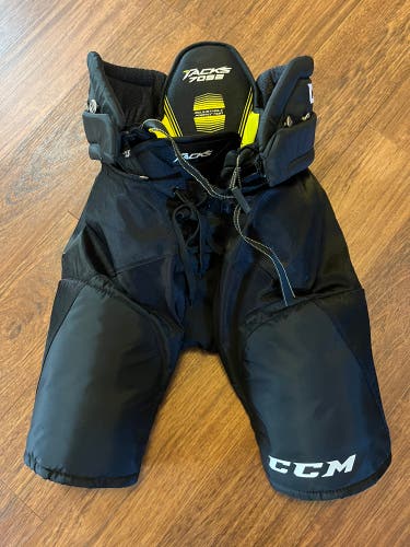 Junior XL CCM  Tacks 7092 Hockey Pants
