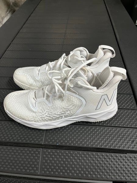 White Unisex Turf Cleats Mid Top Freeze