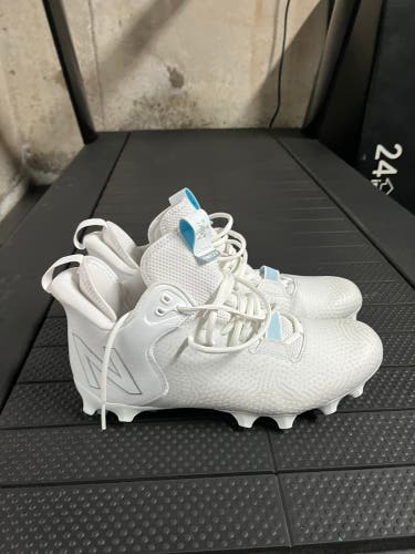White Unisex Molded Cleats Mid Top Freeze