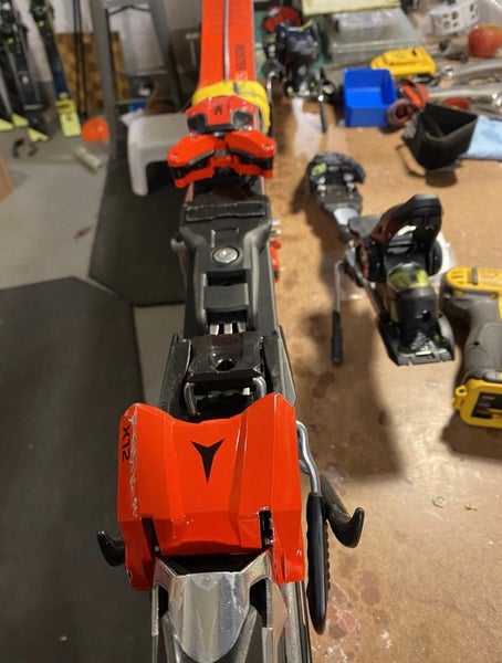 Atomic X 12 VAR Bindings