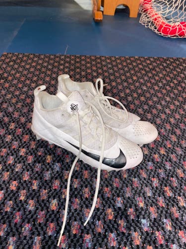 Nike Cleats Mid Top Huarache