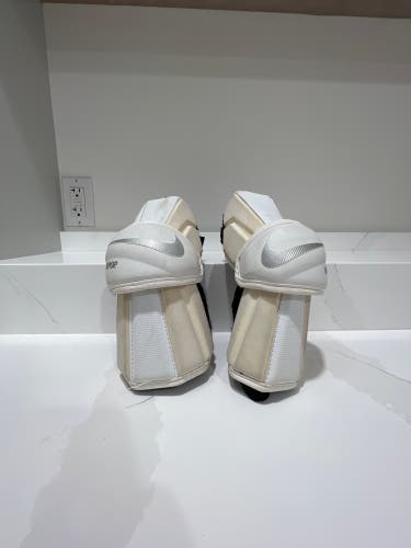 Used Medium Nike Vapor Arm Pads