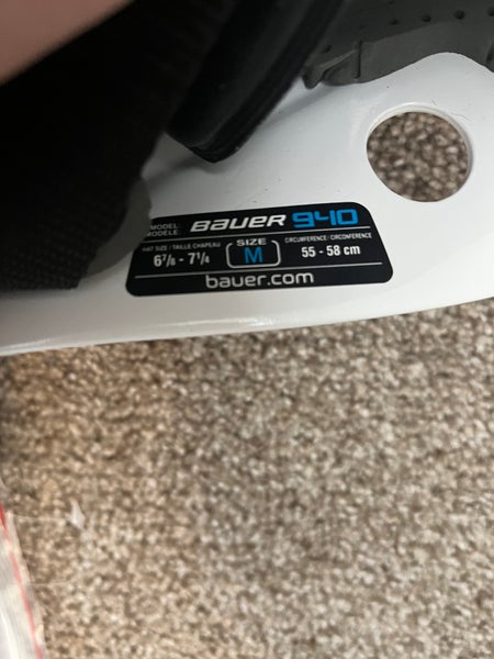 New Bauer 940 Goalie Mask | SidelineSwap | Buy and Sell on SidelineSwap
