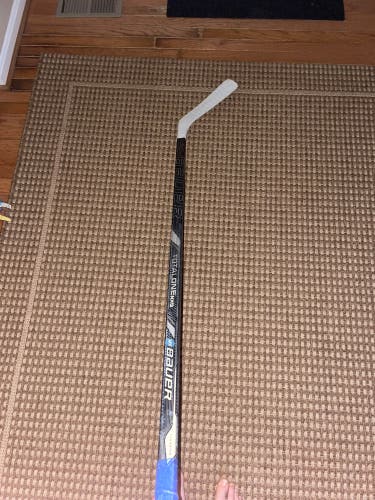 Intermediate Right Handed Pro Stock TotalOne NXG Hockey Stick