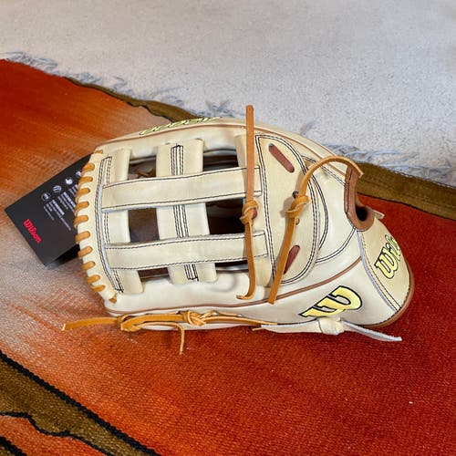 **See Description Brand New Wilson A2000 1799 Baseball Glove 12.75" LHT