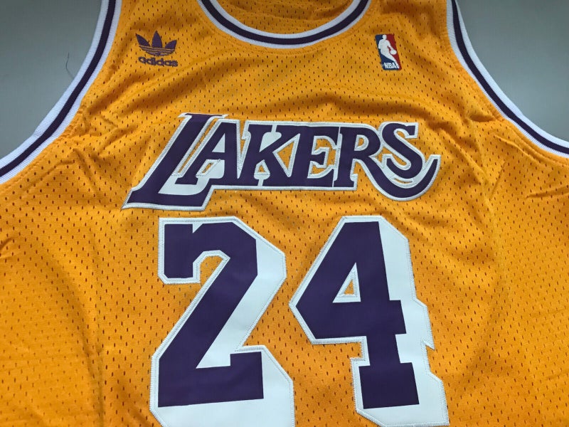 24 Kobe Bryant Los Angeles Lakers Throwback Swingman Jersey Yellow Size XL