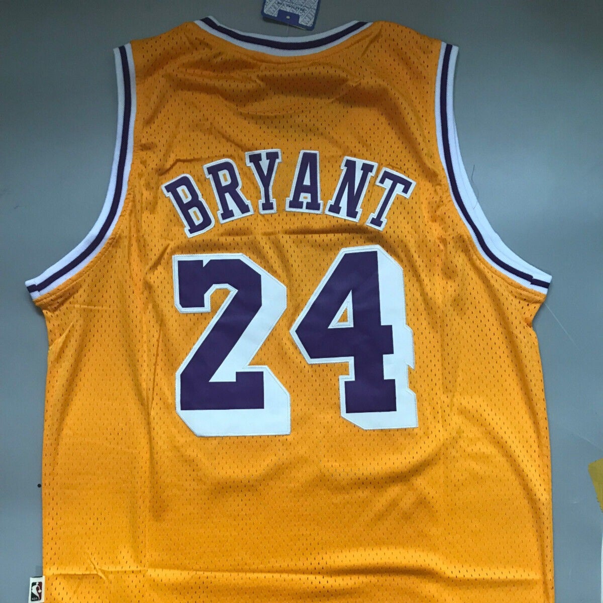 KOBE BRYANT LOS ANGELES LAKERS #24 YELLOW THROWBACK JERSEY (HEAT