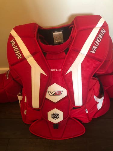 New Large Vaughn Pro Stock Velocity V9 Pro Goalie Chest Protector