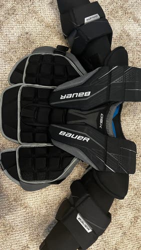 Used Small/Medium Bauer GSX Goalie Chest Protector