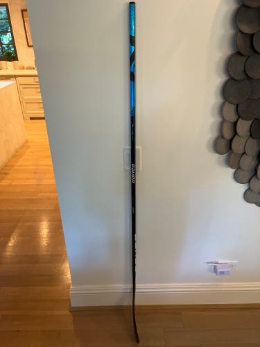 Senior Right Handed P88 Nexus Geo Hockey Stick