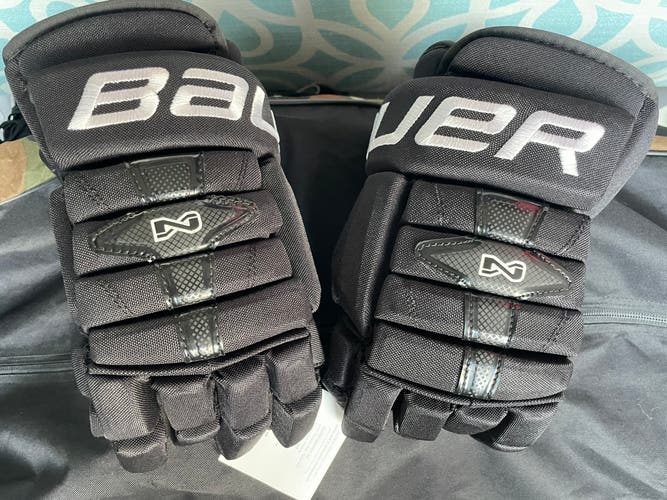 New Bauer nexus classic hockey gloves 15”
