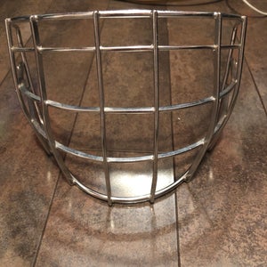Bauer NME straight bar cage