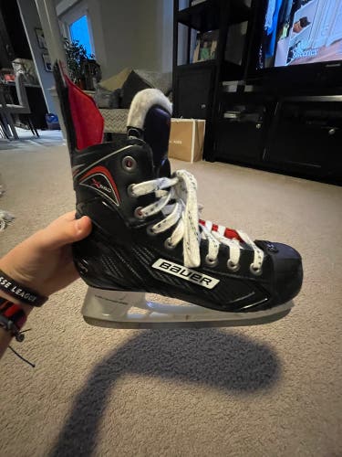 Used Bauer Regular Width Size 6 Vapor X350 Hockey Skates