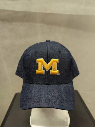 NWT Michigan Wolverines Zephyr Fitted Hat 8 NCAA