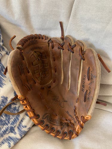 Re-laced/reconditioned Rawlings RBG68 “Randy Johnson” Glove-12’ RHT