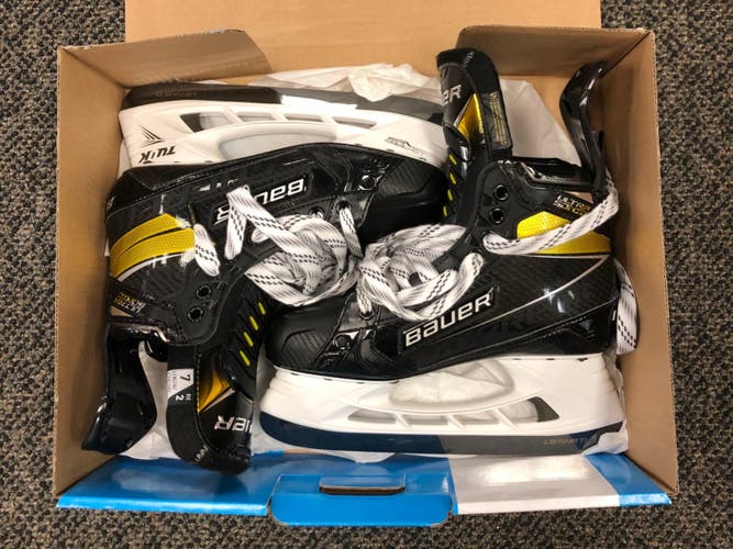 Senior New Bauer Supreme Fit 2 UltraSonic Hockey Skates Regular Width Size 7
