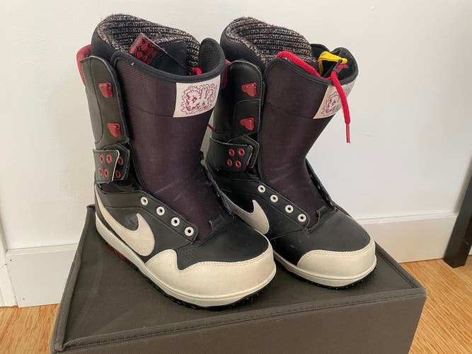 Nike Danny Kass snowboard boot