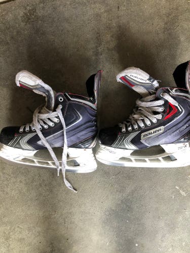 Used Bauer Regular Width Size 9 Vapor X80 Hockey Skates