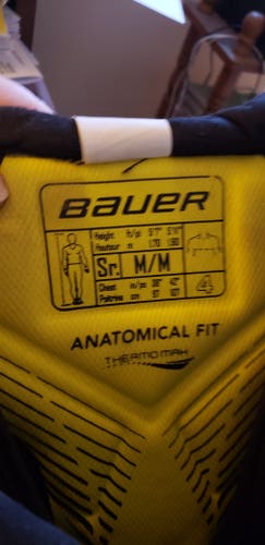 Bauer Supreme Ignite Pro+ Shoulder Pads - Senior Used - Size Medium