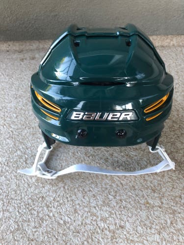 NEW  Medium Bauer Re-Akt 100 Helmet