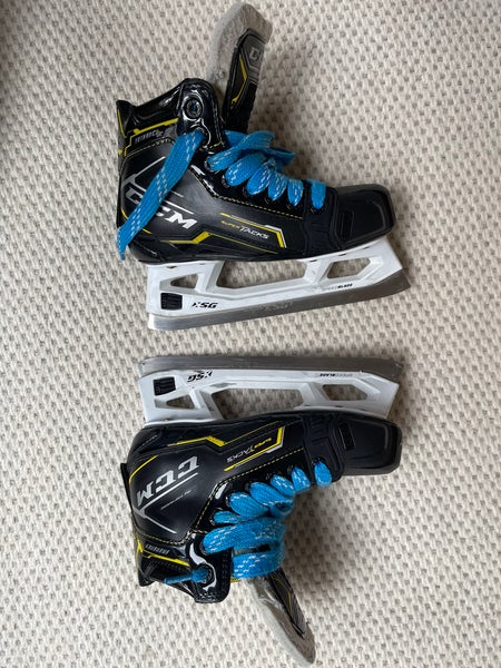 Used CCM Regular Width Size 1.5 Super Tacks 9380 Hockey Goalie Skates