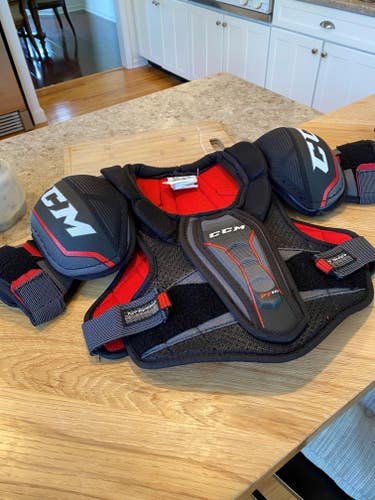 Junior Used Small CCM Jetspeed Ft370 Shoulder Pads