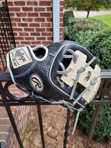 Free Shipping!!! New 11.5" Rawlings Heart of the Hide Baseball Glove