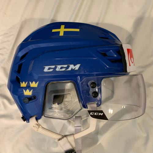 AUCTION - Rare CCM Resistance Team Sweden IIHF Pro Stock Helmet + CCM Visor - Read Full Description