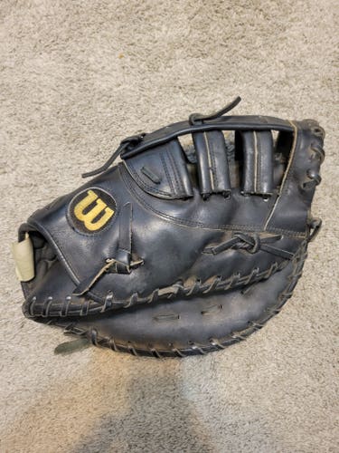 Used Wilson Right Hand Throw First Base A2000 Baseball Glove 12"