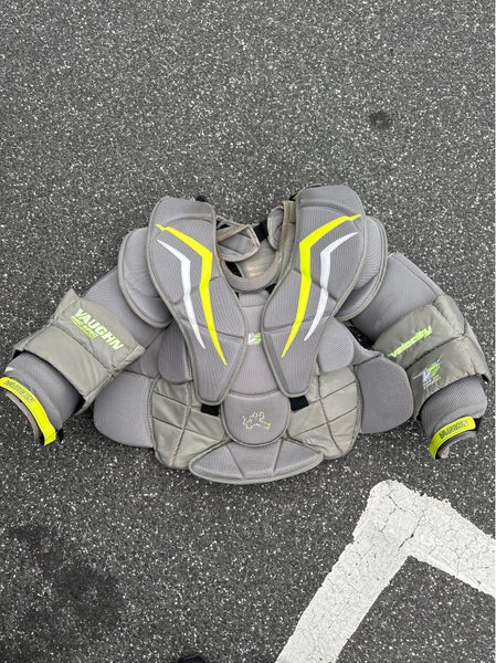 Used Medium Vaughn Velocity V7 XF Pro Carbon Goalie Chest Protector